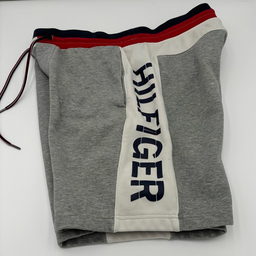 Tommy Hilfiger Sweat Shorts Gray Elastic Waist SZ Med - Picture 3 of 8